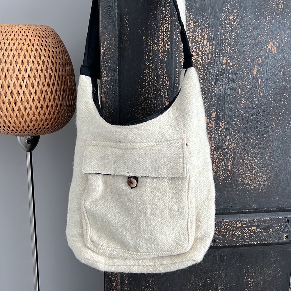 NEW 100% Wool Small Crossbody Messenger Bag - Picture 1 of 9